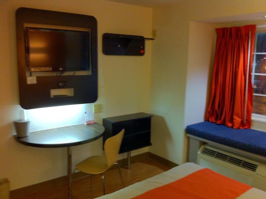Motel 6 Indianapolis Carmel Indianápolis Exterior foto